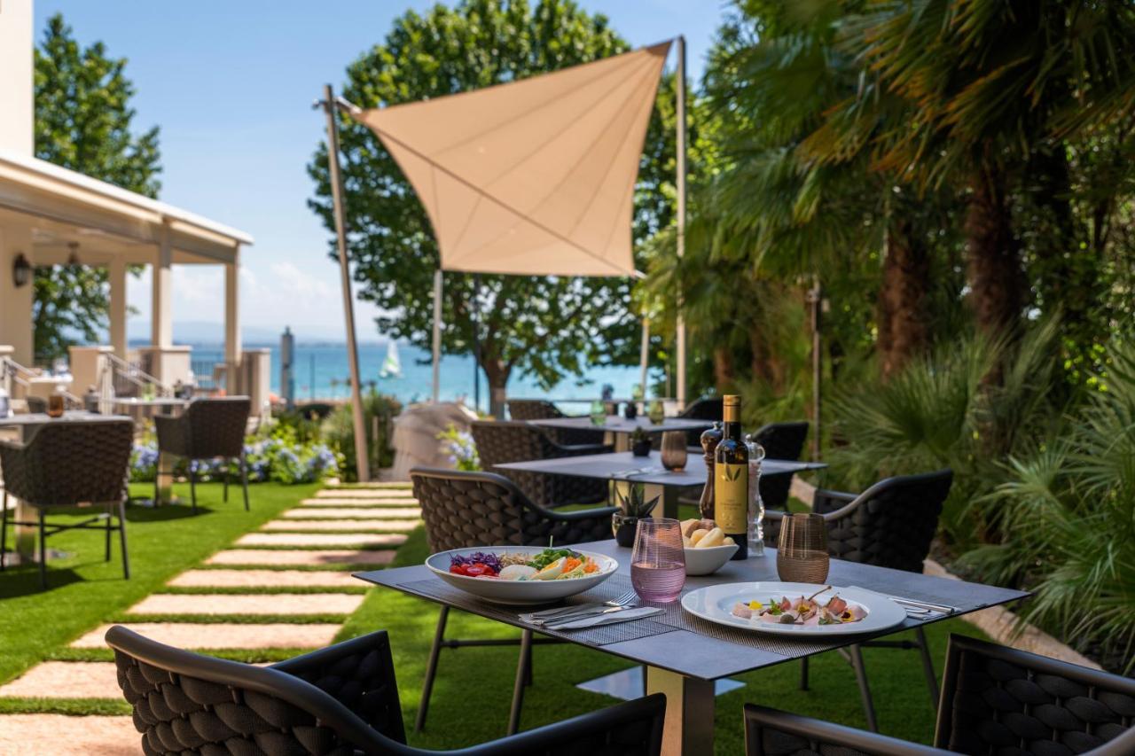 Villa Rosa Hotel Desenzano Десенцано дел Гарда Екстериор снимка
