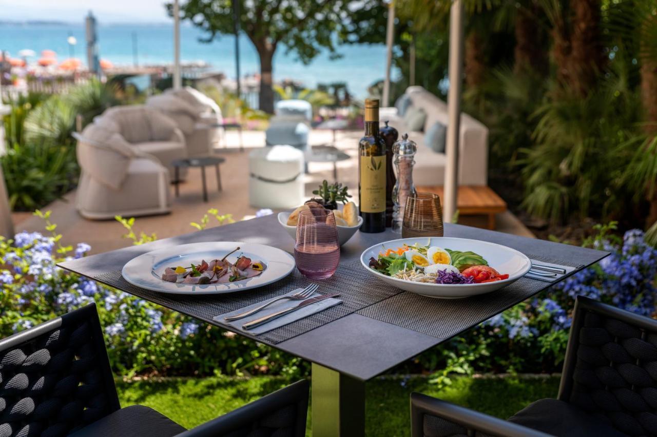 Villa Rosa Hotel Desenzano Десенцано дел Гарда Екстериор снимка
