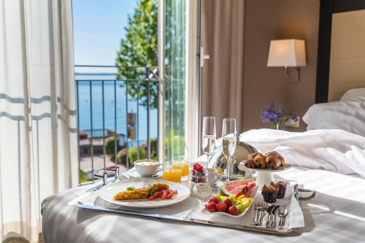 Villa Rosa Hotel Desenzano Десенцано дел Гарда Екстериор снимка