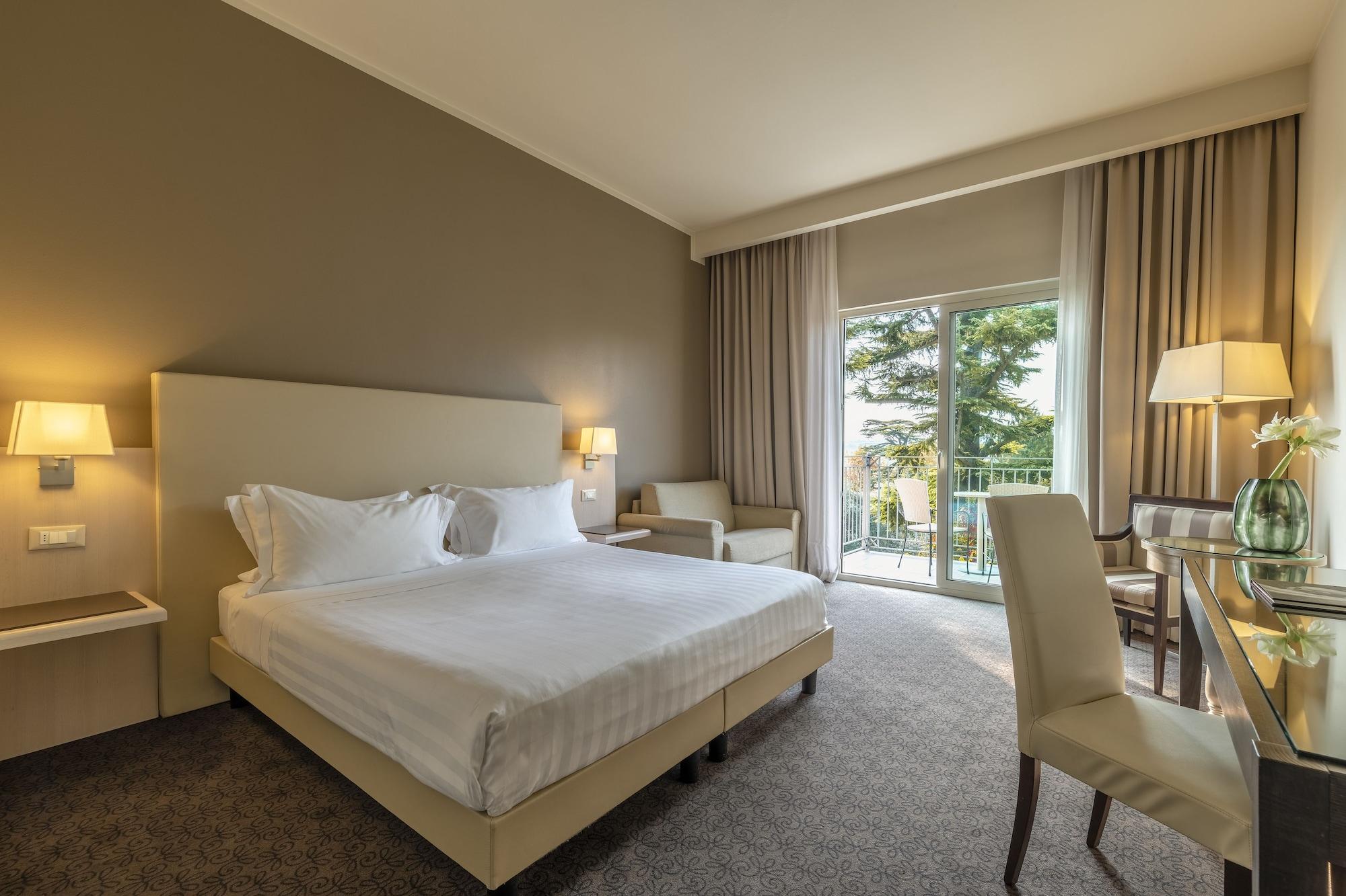 Villa Rosa Hotel Desenzano Десенцано дел Гарда Екстериор снимка