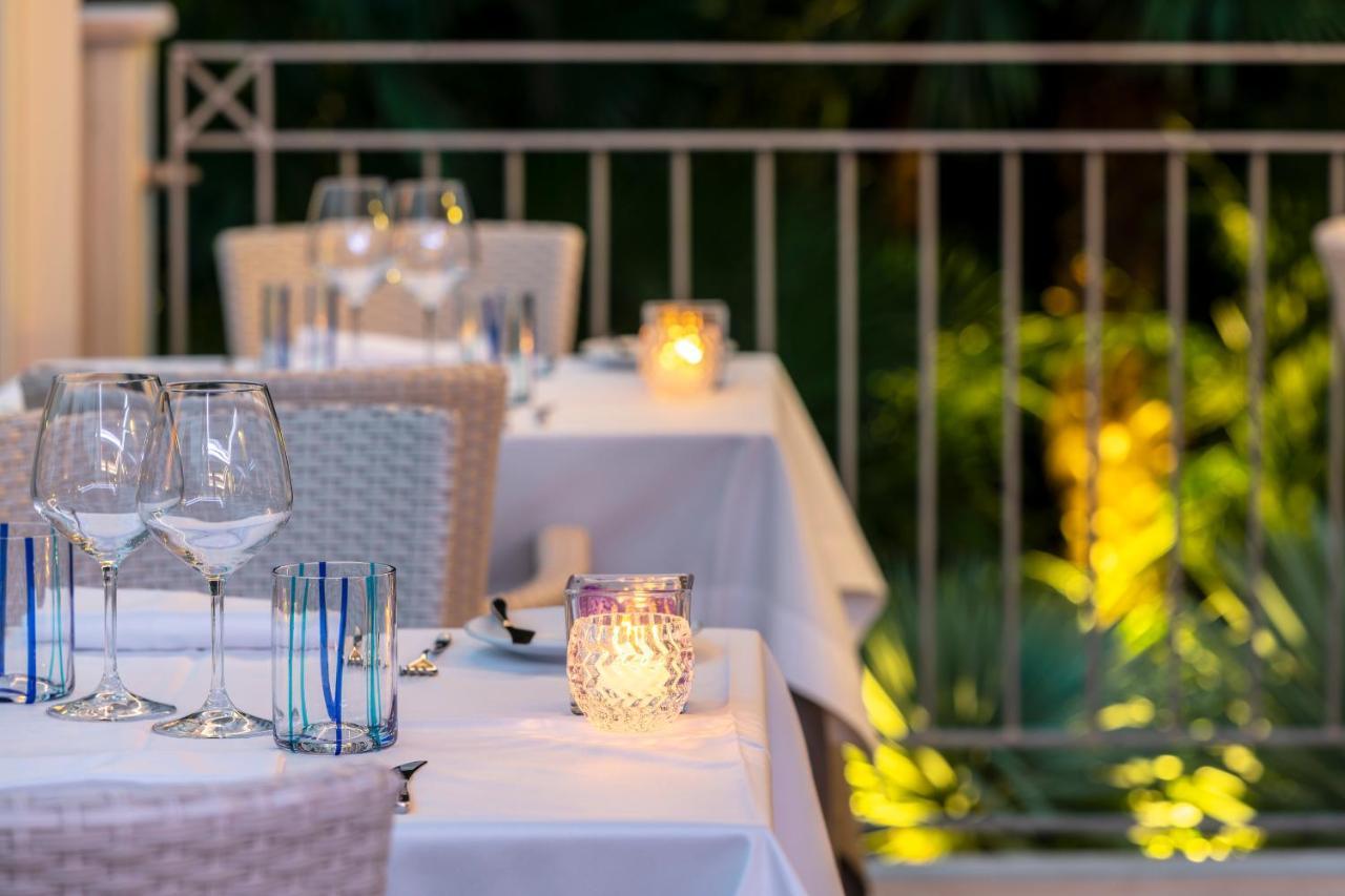 Villa Rosa Hotel Desenzano Десенцано дел Гарда Екстериор снимка