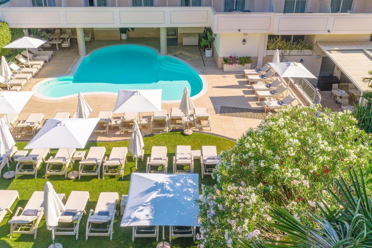 Villa Rosa Hotel Desenzano Десенцано дел Гарда Екстериор снимка